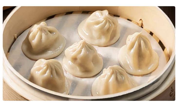 Juicy Pork Bun 灌湯小籠包 (8)